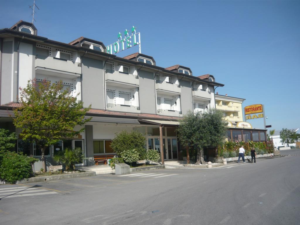 Hotel Filiberto Rimini Exterior foto